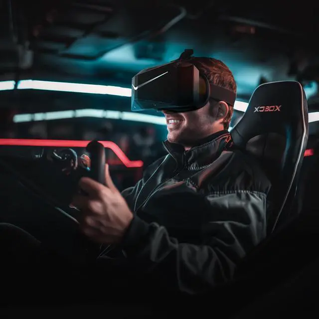 Alt view image 2 of 8 - Pimax Crystal Light VR Headsets with local dimming - With controllers - High-end PCVR - Dual QLED + mini-Led Panels with MAX 120Hz and 5760x2880 Resolution