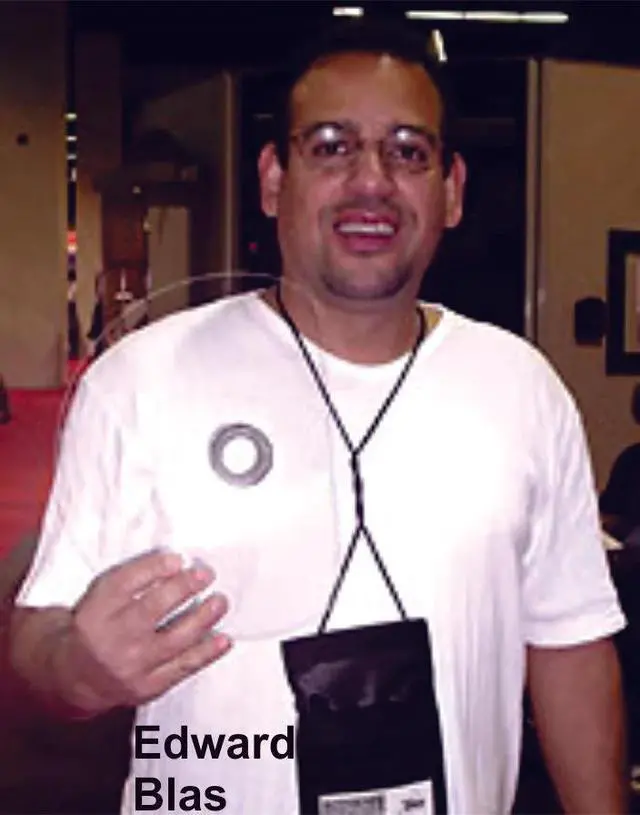 Alt view image 4 of 7 - SOUND BACK Model 2 CLIP ON SAX Panel