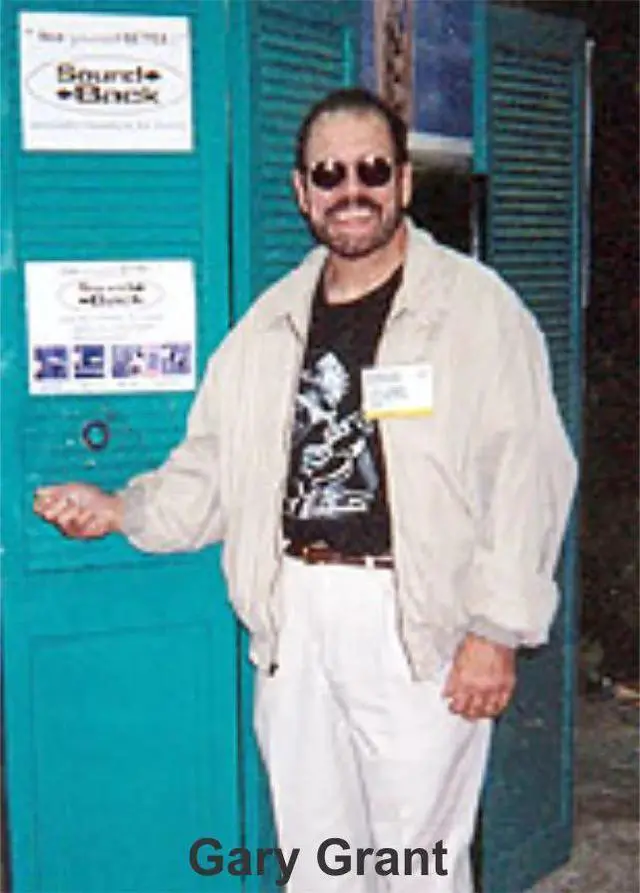 Alt view image 5 of 7 - SOUND BACK Model 2 CLIP ON SAX Panel