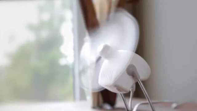 Alt view image 4 of 6 - Caframo Chinook, 707CHWBX, 2-Speed Desk Fan Cage Free, Easy to Clean Soft Blades, Canadian Made, 8.8" Blade, White