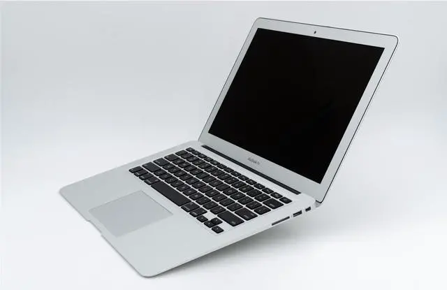 Alt view image 3 of 6 - Apple 13.3" MacBook Air, MMGF2LL/A, DCi5-5250U 1.6GHz/8GB RAM/128GB Flash/HD 6000 1.5GB