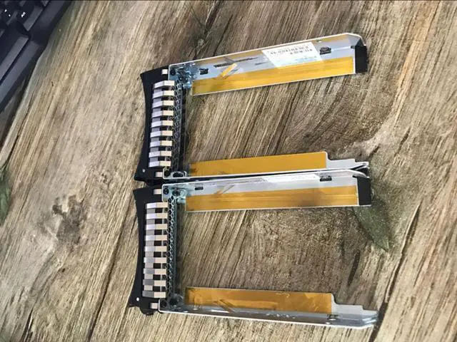 Main image of 10pcs/lot 2.5" HDD Bracket tray caddy 44T2216 for IBM X3200M2 X3250M2 X3500 X3400 X3650 M2 M3 M4 X3850 disk bracket with screws
