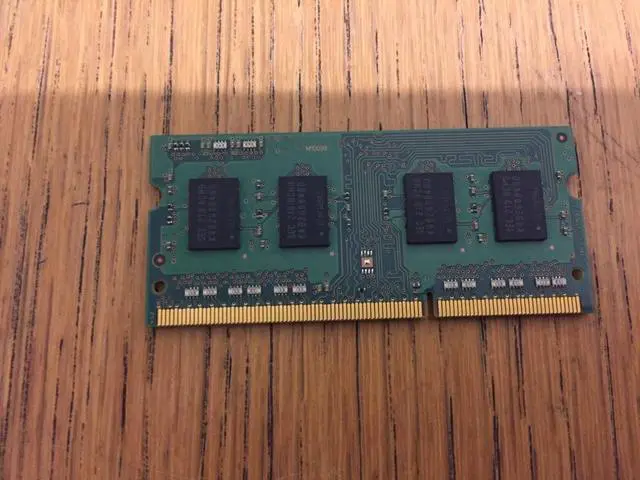 Main image of For SK Hynix MT HMCG78MEBSA095N 16G laptop DDR5 1RX8 PC5-4800B-SA0 16GB MTC8C1084S1SC48BA1