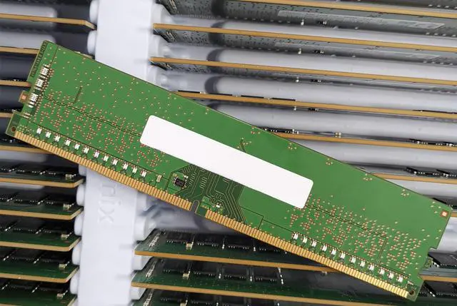 Main image of For 4G 1RX16 PC4-2666V-SC0-11 DDR4 2666 2667 notebook memory bar