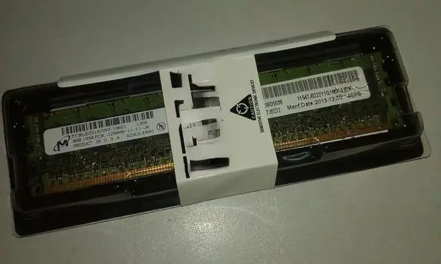 Main image of server memory stick 8GB PC3L-12800 DRR3 00D5036 27J0222 00D5038