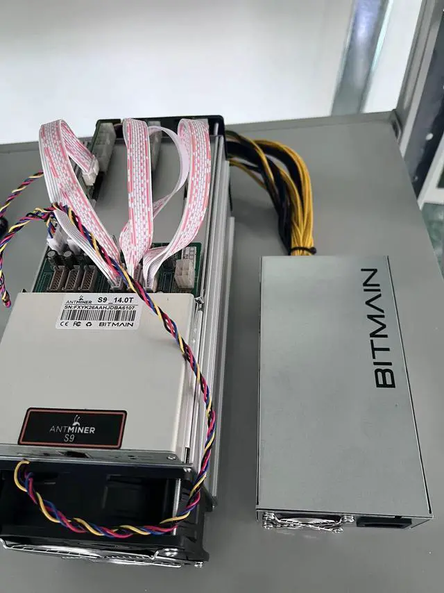 Alt view image 4 of 7 - NEW Arrival Bitmain Bitcoin Miner Antminer S9i 14TH/s BTC BCH Mining Machine with PSU Power Supply ASIC SHA-256 14.5T Miner Better Than Antminer S9 S9J 13.5T 13T T9+ S11