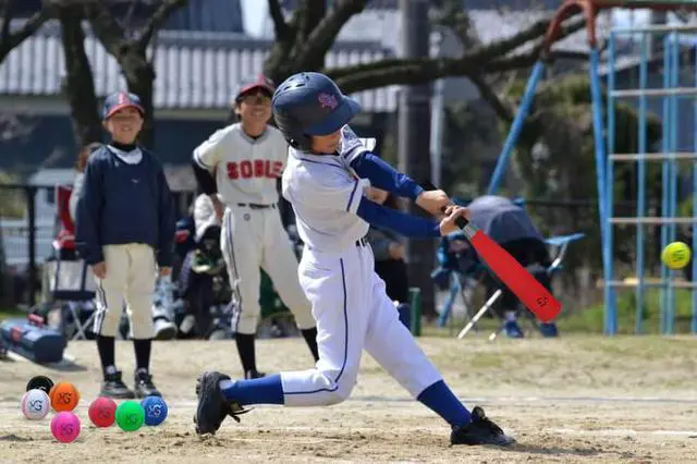 Alt view image 2 of 7 - Macro Giant 24 Inch Jumbo T Ball, Tee Ball, T-Ball Set, 1 Red Jumbo Foam Bat, 8 Foam Baseballs, Multi Colors, Training Practice, Youth Batting Trainer, School Playground, Kid Toy
