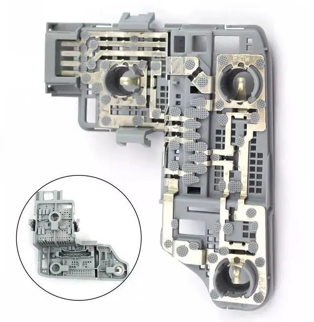 Alt view image 4 of 5 - Paiying 1x Rear Right Tail Light Bulb Holder A2048202577 For Benz C Class W204 2012-2014