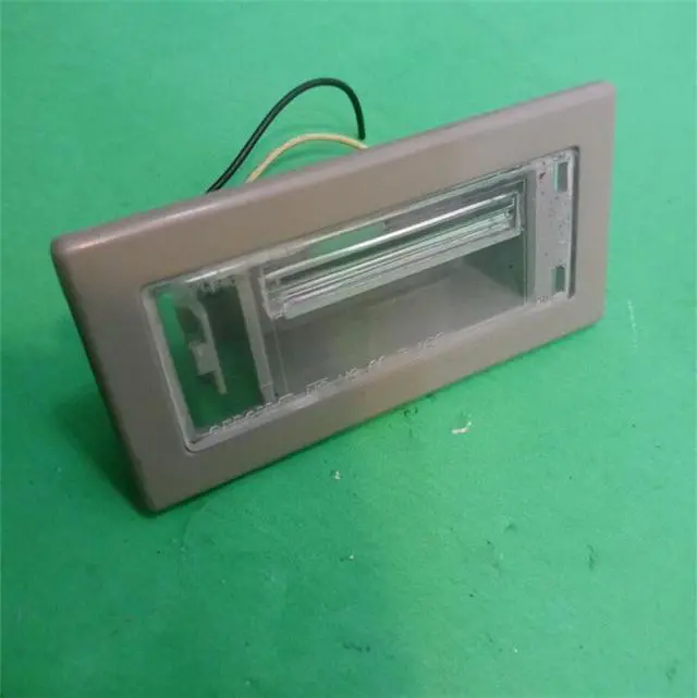 Alt view image 4 of 5 - Yingshan Rear Deck Lid License Plate Light Lamp  For 00-05 Deville Seville 25714695