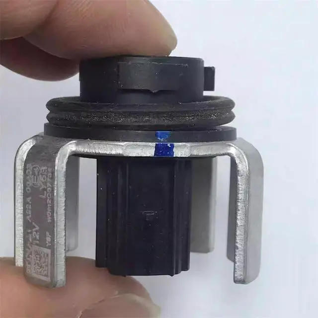 Alt view image 2 of 5 - Yingshan Rear Tail Light Led Lamp 81536-12D30 Fit For Toyota Lexus