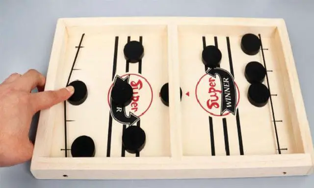 Alt view image 3 of 7 - Sling Puck Family Board Game