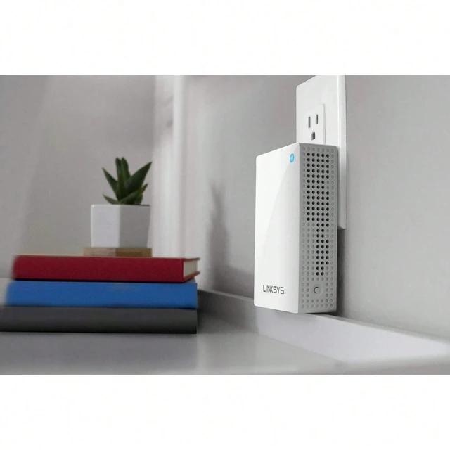 Alt view image 4 of 4 - Linksys Dual-band Velop Mesh WiFi Extender - White (WHW0101P)