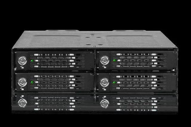 Main image of Icy Dock MB720MK-B | 4 x M.2 NVMe SSD PCIe 4.0 Mobile Rack for 5.25" Bay with 4x OcuLink (not support Tri-mode) | Tough Armor