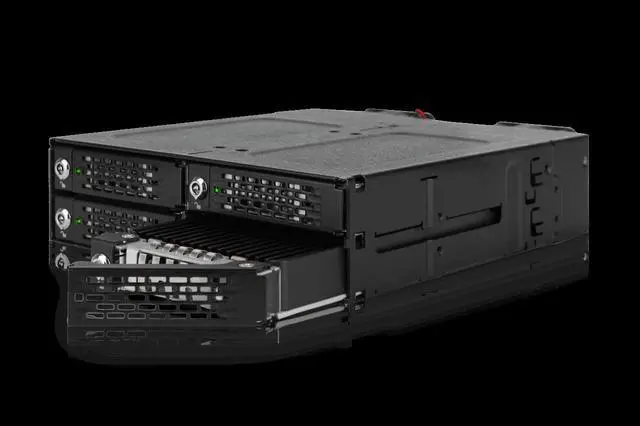 Alt view image 6 of 7 - Icy Dock MB720MK-B | 4 x M.2 NVMe SSD PCIe 4.0 Mobile Rack for 5.25" Bay with 4x OcuLink (not support Tri-mode) | Tough Armor