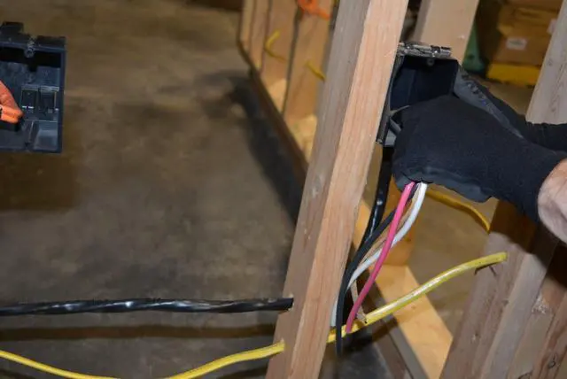 Alt view image 3 of 5 - 25' 8/3 with ground Romex brand SIMpull residential indoor electrical wire type NM-B; Black