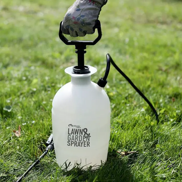 Alt view image 2 of 7 - Flo-Master by Hudson 24101 1 Gallon Lawn and Garden Tank Sprayer, Translucent