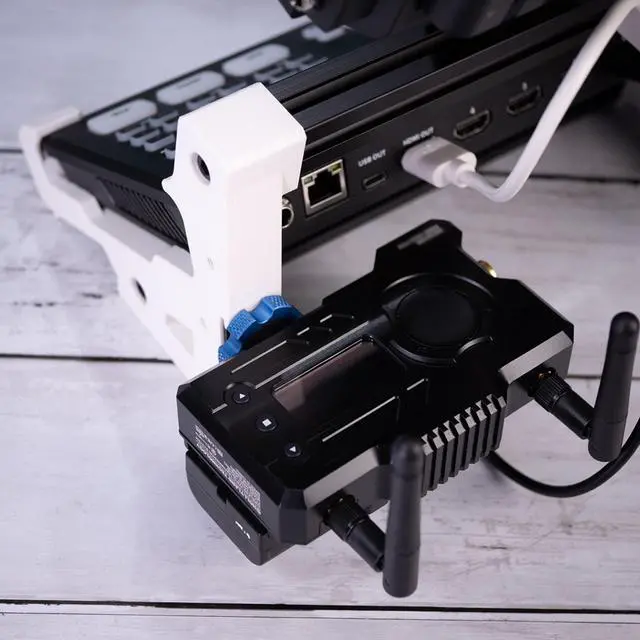 Alt view image 5 of 5 - PepperTech Digital INUX3D PK1 Pro Streamer AX Stand Bundle for ATEM Mini Extreme (White)