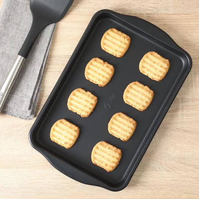 Alt view image 4 of 4 - Oster Teston Platinum Collection 15x10 Inch Nonstick Carbon Steel Cookie Sheet in Matte Black