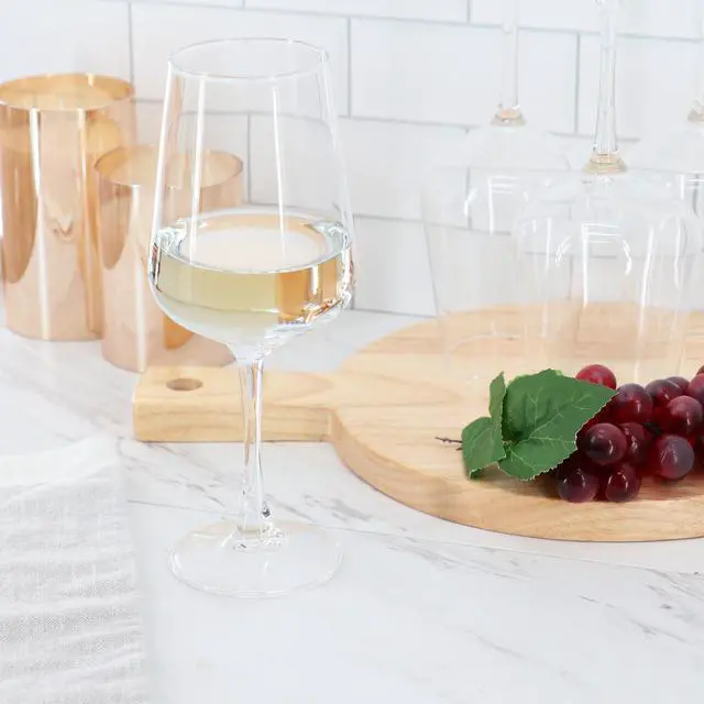 Alt view image 6 of 6 - Gibson Home Belinni 4 Piece 15.4 Ounce Classic Wine Glass Set