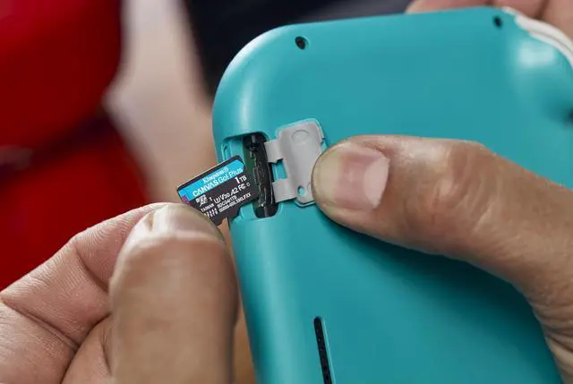 Alt view image 5 of 5 - Kingston Canvas Go Plus microSDXC Memory Card Gen4 200MB/s A2 U3 V30 64GB Single Package Without ADP-SDCG4/64GBSP