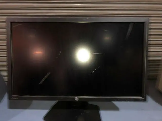 Alt view image 2 of 5 - Hp Z Display Z27i 27" Widescreen Led Backlit Ips Monitor