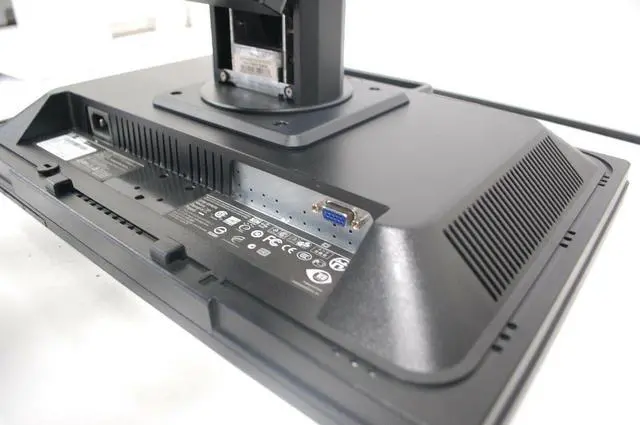 Alt view image 4 of 5 - Hp Le1901w 19" Widescreen Lcd Monitor