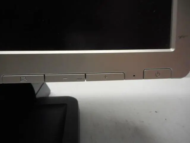 Alt view image 5 of 7 - Hp Compaq 19" Computer Monitor Model Le1911 With Power Supply & Vga Cord