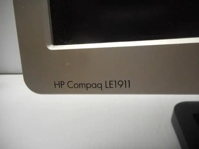 Alt view image 6 of 7 - Hp Compaq 19" Computer Monitor Model Le1911 With Power Supply & Vga Cord