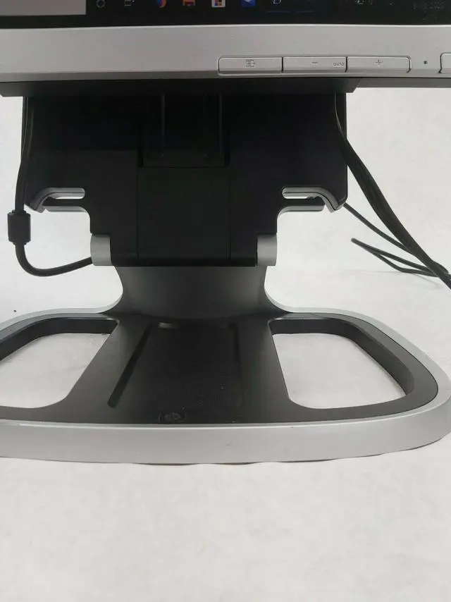 Alt view image 4 of 7 - Hp L1710 17" Lcd Monitor Grade C