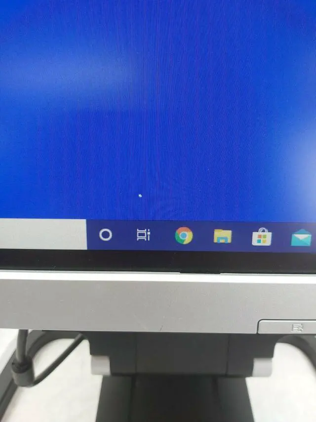 Alt view image 2 of 7 - Hp L1710 17" Lcd Monitor Grade C