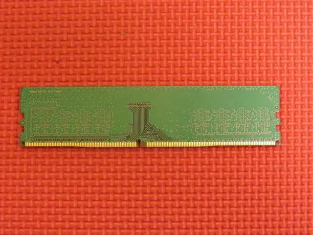 Alt view image 2 of 3 - 8Gb (1-Stick) Pc4-19200 Ddr4 2400 Desktop Pc Memory Ram M378a1k43cb2-Crc