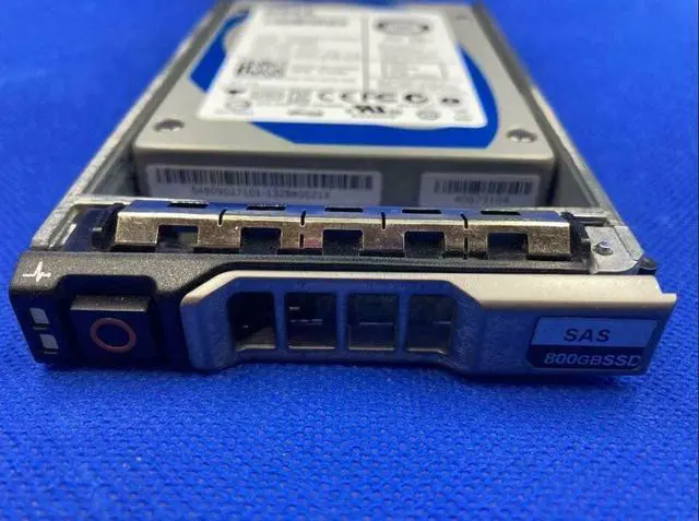 Alt view image 2 of 3 - 5Y05n Dell Sandisk 800Gb Slc 6Gb/S Sas 2.5" Solid State Drive 05Y05n Lb806r