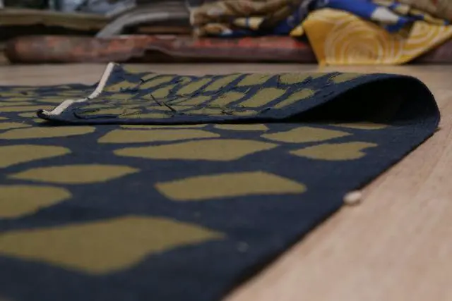 Alt view image 3 of 3 - Handwoven Wool Green Contemporary Modern Modern Flat Weave Rug, Made in India