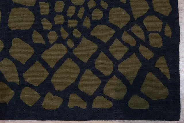 Alt view image 2 of 3 - Handwoven Wool Green Contemporary Modern Modern Flat Weave Rug, Made in India