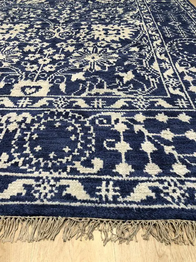 Alt view image 4 of 4 - Hand Knotted Wool/Bamboo Silk BLUE Traditional Geometric Agra Rug, Made in India