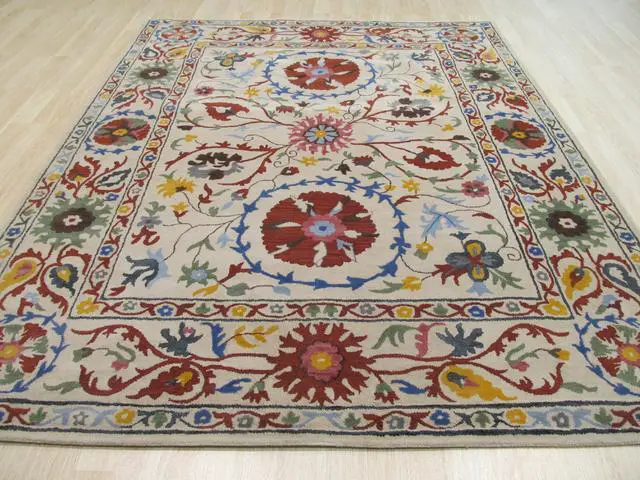 Alt view image 4 of 5 - Hand-Tufted Wool Ivory Transitional Floral Suzani Rug, Made in India