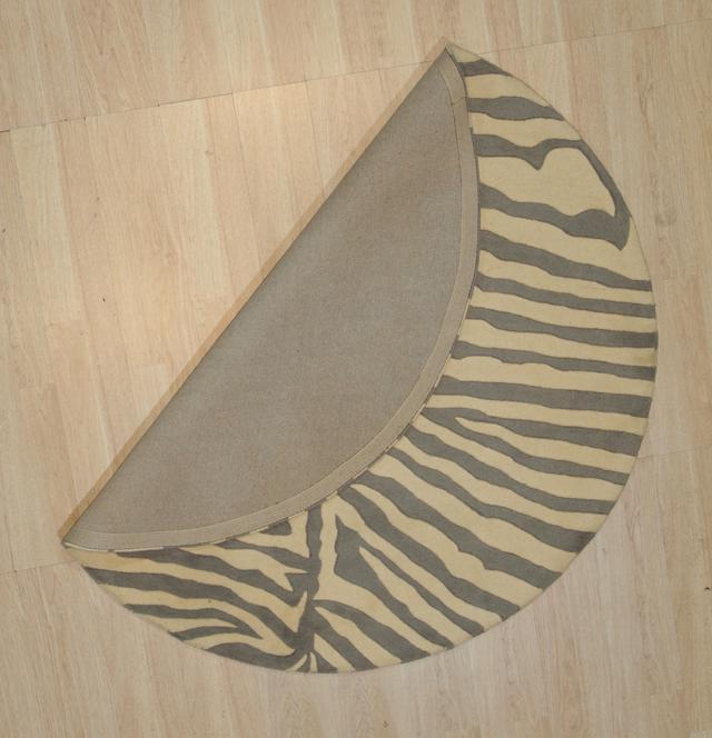 Alt view image 4 of 5 - Hand-Tufted Wool Round Gray Transitional Stripe Modern Tufted Rug, Made in India