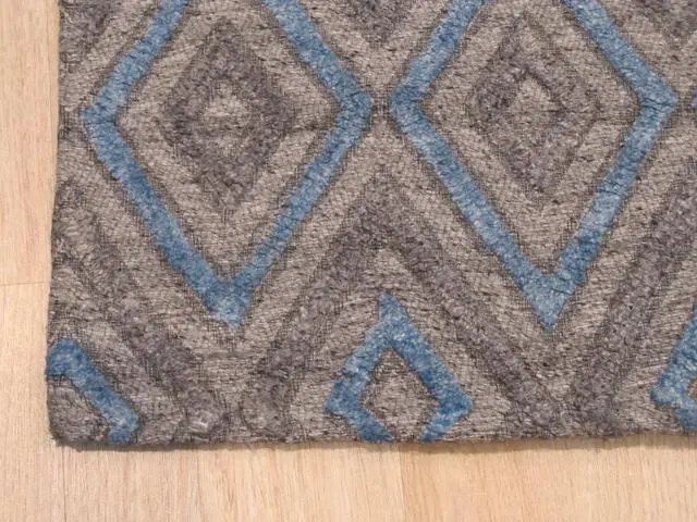 Alt view image 2 of 4 - Handmade Wool & Viscose Gray Transitional Trellis Raga Rug, Made in India