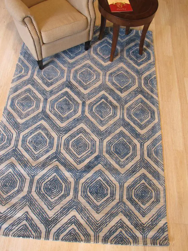 Alt view image 5 of 5 - Hand-Tufted Wool & Viscose Ivory Modern Geometric Havana Rug, Made in India