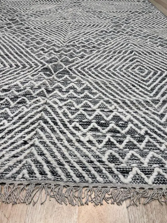 Alt view image 4 of 4 - Handwoven Wool Black Contemporary Geometric Punja Kilim Rug, Made in India