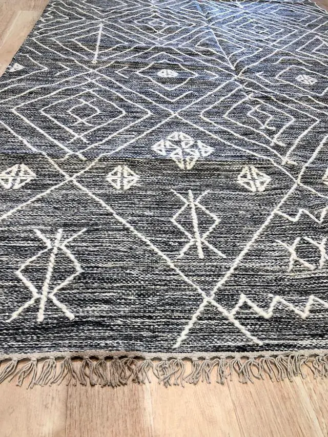 Alt view image 5 of 5 - Handwoven Wool Charcoal Contemporary Geometric Punja Kilim Rug, Made in India