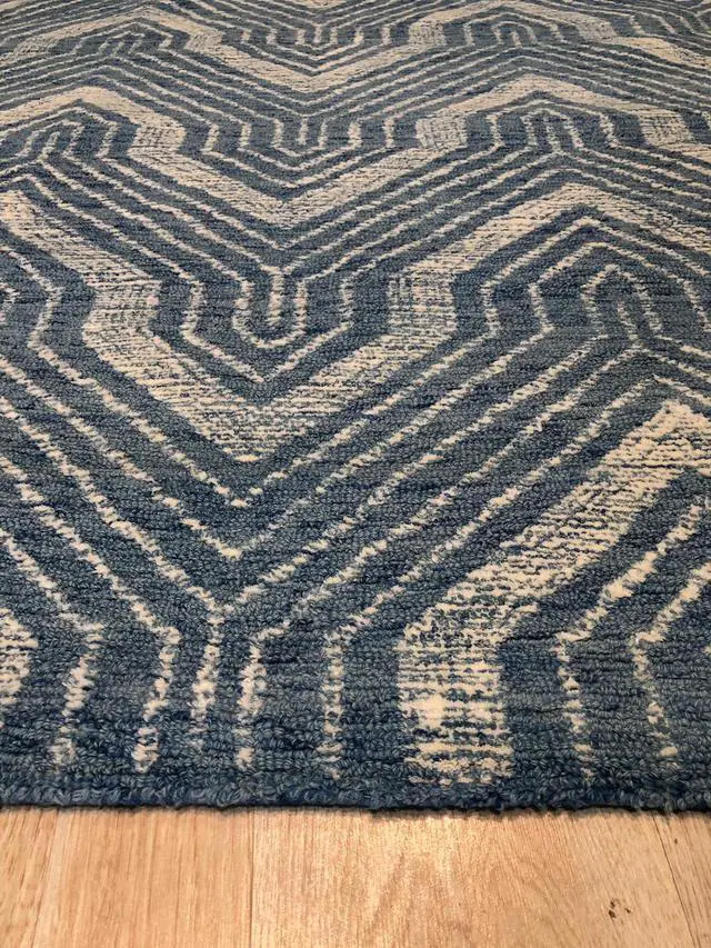 Alt view image 4 of 4 - Hand-Tufted Wool Blue Contemporary Transitional Spring Rug, Made in India