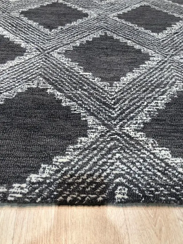 Alt view image 5 of 5 - Hand-Tufted Wool Charcoal Contemporary Transitional Spring Rug, Made in India
