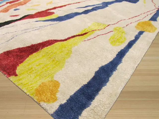 Alt view image 2 of 3 - Hand-Tufted Viscose Ivory Contemporary Abstract Bamboo Picaso Rug, Made in India