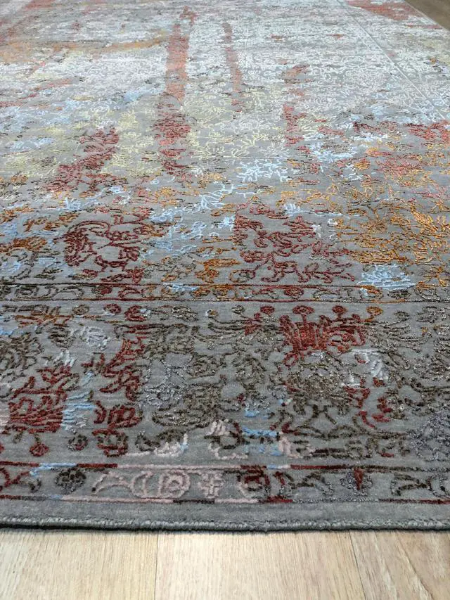 Alt view image 4 of 7 - Hand Knotted Wool Red Classic Oriental Tabriz Rug, Made in India