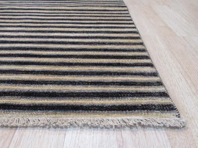 Alt view image 4 of 7 - Ivory/Red Hand Knotted Wool Traditional Oriental Agra Rug, Made in India