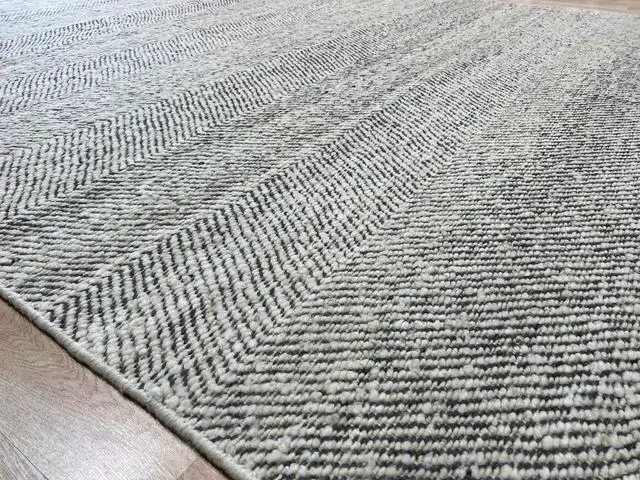 Alt view image 7 of 7 - Hand-Knotted Wool Natural White Modern Contemporary flatweave Rug, Made in India