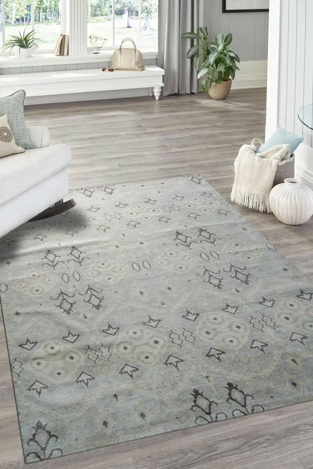 Main image of Gray Classic Traditional Fresh Area Rug, Made in India