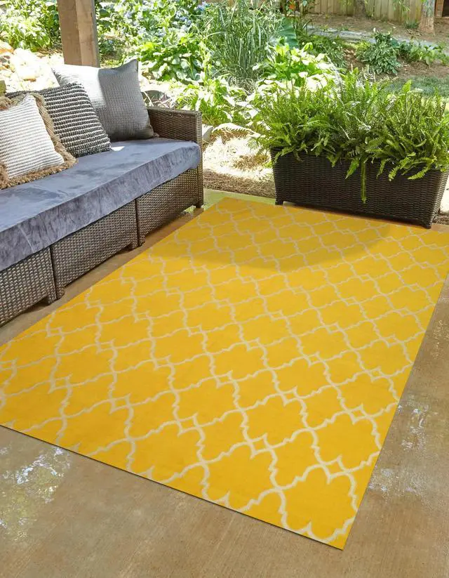 Alt view image 2 of 5 - Handmade Polyester Yellow Transitional Trellis Reversible Moroccan Outdoor Rug, Made in India