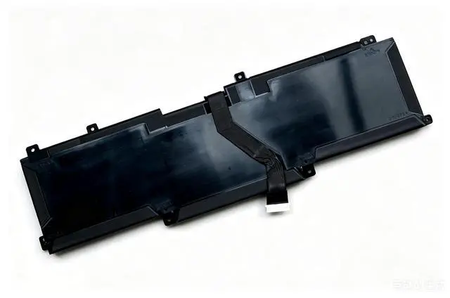 Alt view image 2 of 2 - New Genuine 90Wh DT9XG Battery for Alienware Area-51M 07PWKV ALWA51M Series